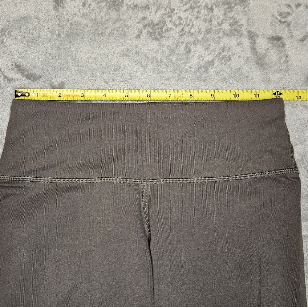 prAna Pillar Capri Legging in Cargo Green - Size XS - Picture 4 of 6